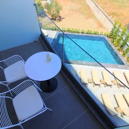 Hotel Blue Eye 4*