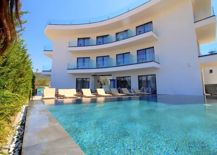 Blue Eye 4* 卡萨米尔